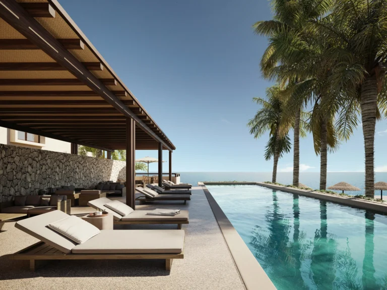 camastros en la playa